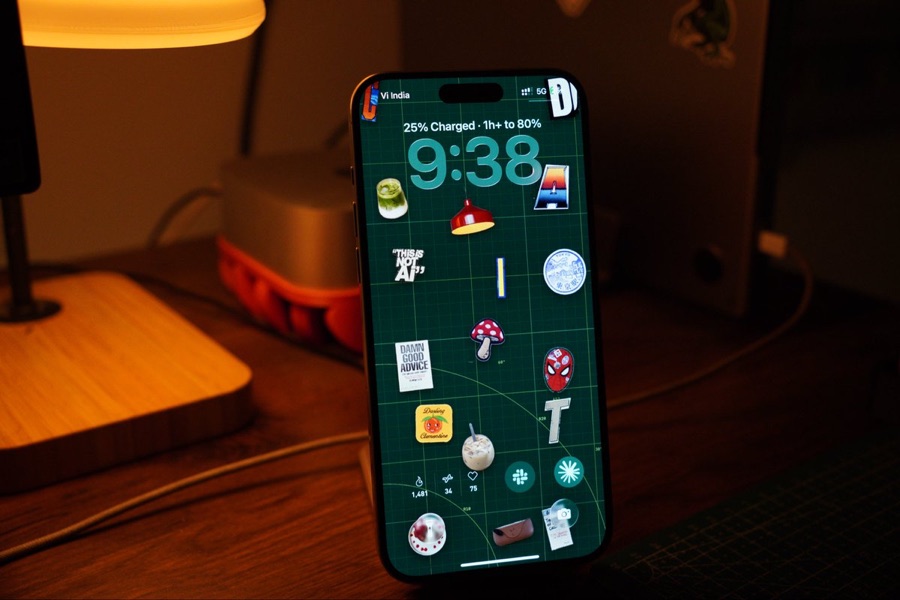 Mat home screen on a desk